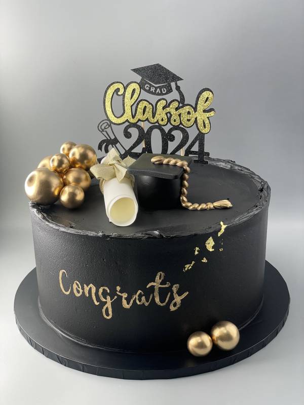Class of 2024 Cake - Image 2