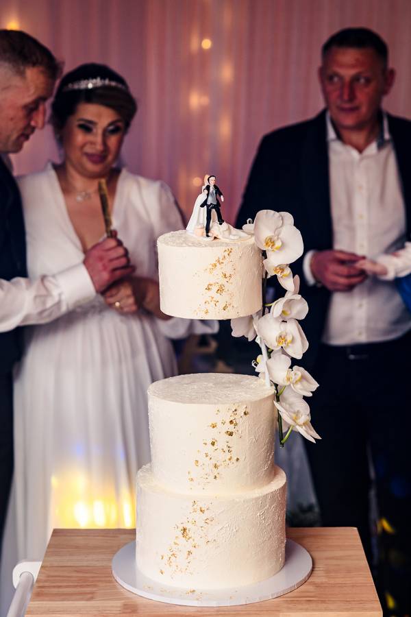 3-Tier Wedding Cake - Image 2